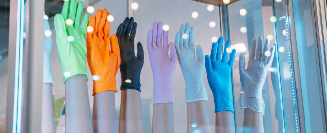 Disposable Gloves: Vinyl vs. Nitrile vs. Latex - CleanSource Inc.